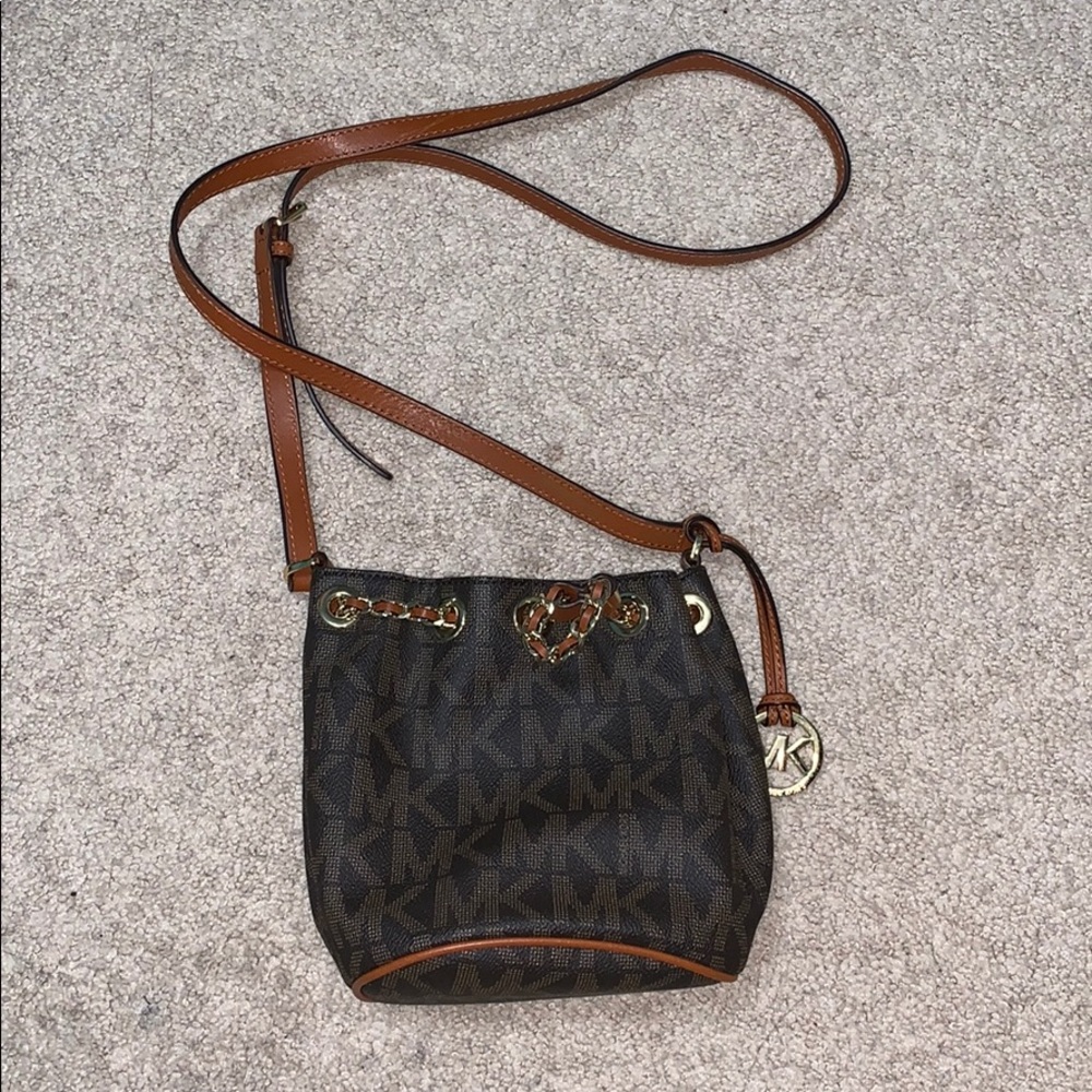 Michael Kors Cinch crossbody purse